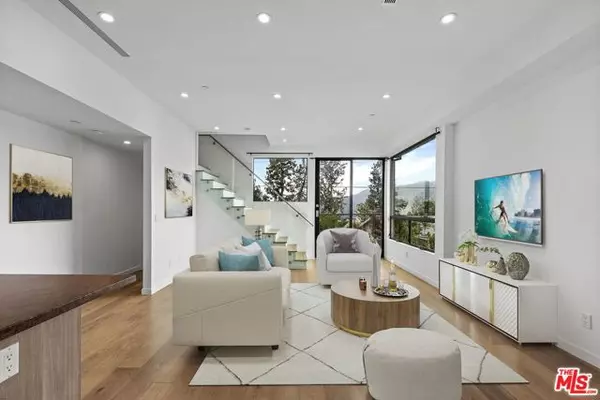 Montrose, CA 91020,2222 Montrose Avenue #G