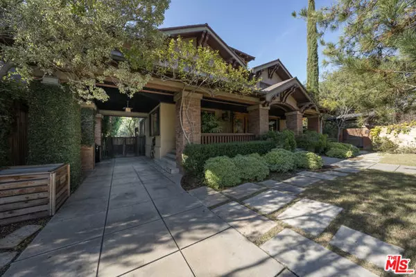 Los Angeles, CA 90004,111 S Van Ness Avenue