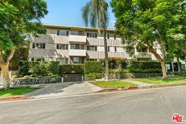 Los Angeles, CA 90046,1525 N Hayworth Avenue #302