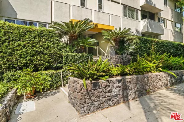 Los Angeles, CA 90046,1525 N Hayworth Avenue #302