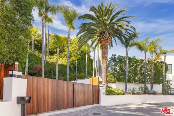 Los Angeles, CA 90069,9405 Sierra Mar Place