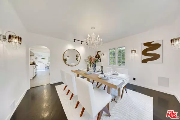 Los Angeles, CA 90036,900 S Ridgeley Drive