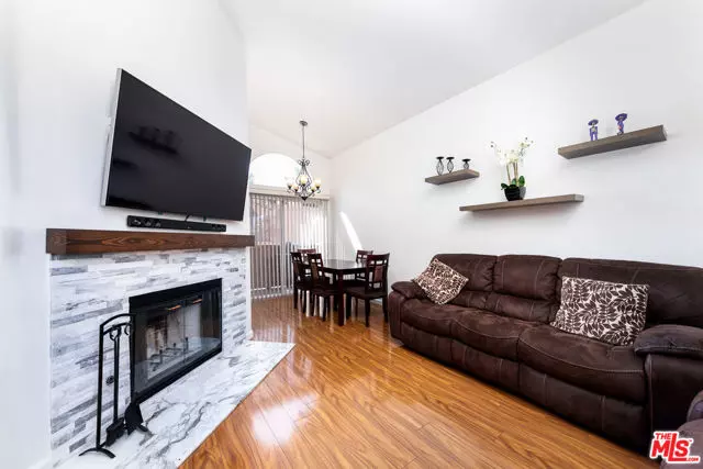 18738 Vista Del Canon #F, Newhall (santa Clarita), CA 91321