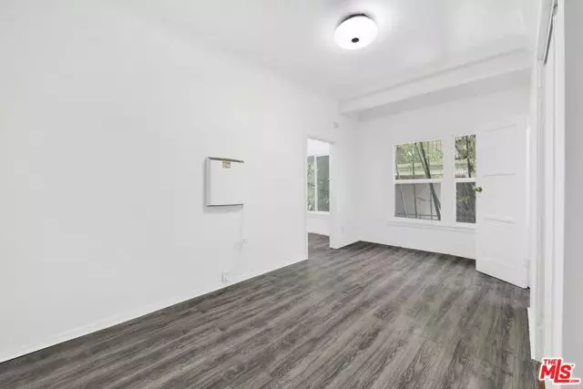 225 E Garfield Avenue #207, Glendale, CA 91205