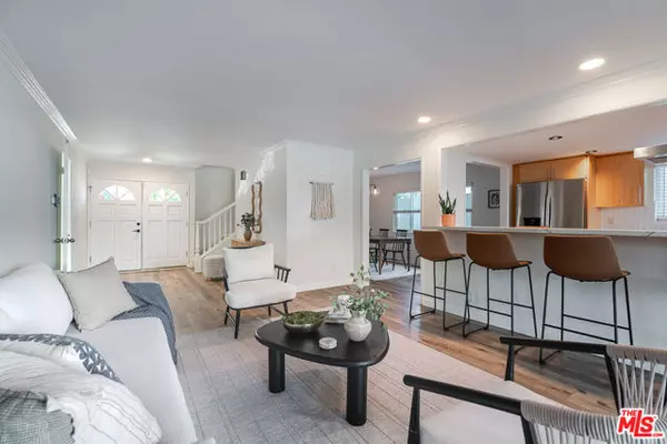 Sherman Oaks, CA 91423,5056 Greenbush Avenue