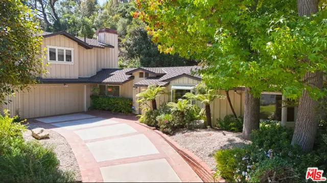 601 Tuallitan Road, Los Angeles, CA 90049