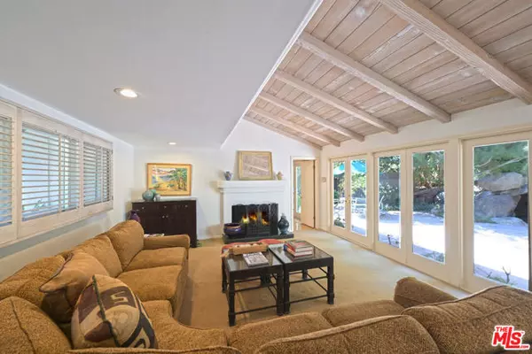 Los Angeles, CA 90049,601 Tuallitan Road