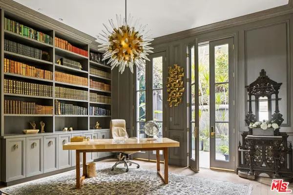 Los Angeles, CA 90069,1457 Blue Jay Way