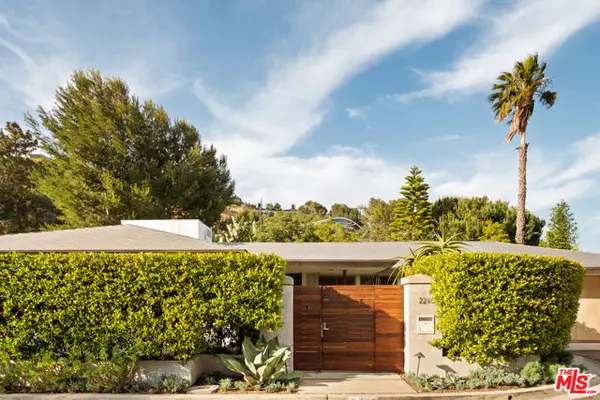 2246 Chelan Place, Los Angeles, CA 90068