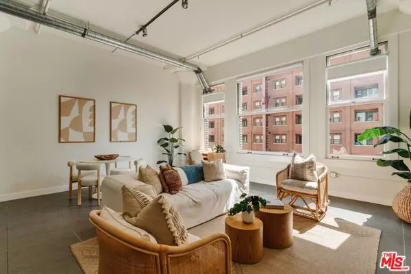 Los Angeles, CA 90015,939 S Broadway #404