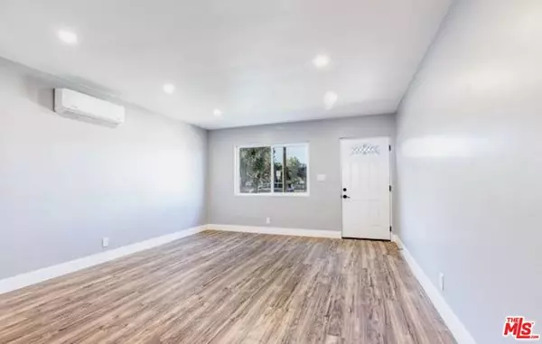 Newhall (santa Clarita), CA 91321,24242 Pine Street