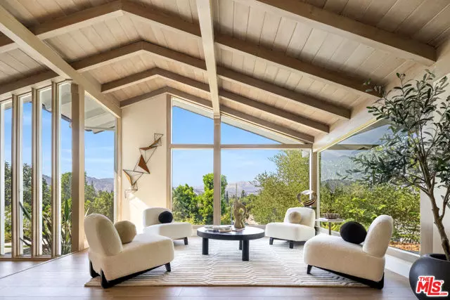 9425 Gierson Avenue #1/2, Chatsworth (los Angeles), CA 91311