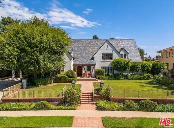 138 S Hudson Place, Los Angeles, CA 90004