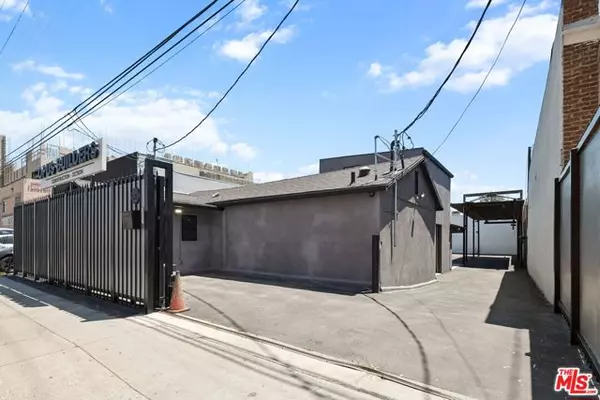 North Hollywood (los Angeles), CA 91601,5244 Vineland Avenue