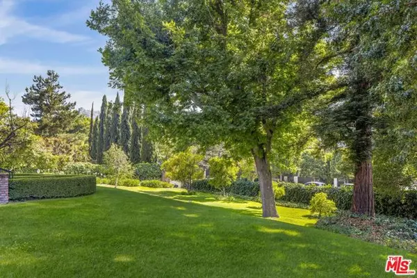 Sherman Oaks, CA 91423,3734 Longridge Avenue