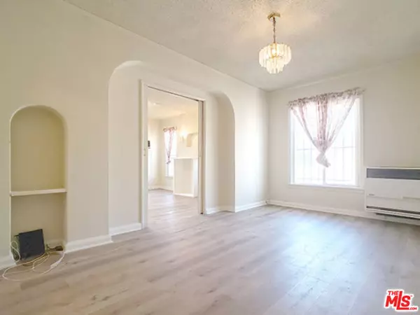 Los Angeles, CA 90006,1046 S Kenmore Avenue