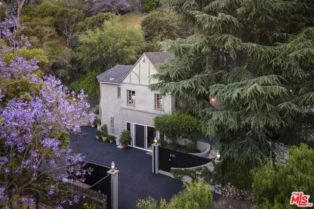 2111 Kress Street, Los Angeles, CA 90046