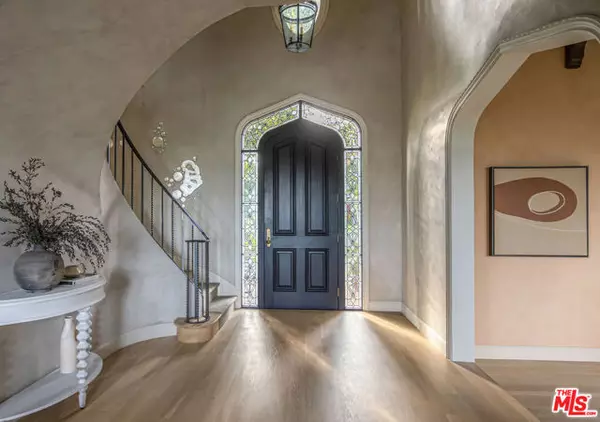 Pacific Palisades (los Angeles), CA 90272,644 Amalfi Drive