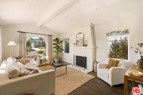 6017 W 75th Street, Los Angeles, CA 90045