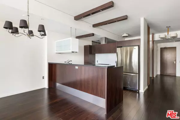 1155 S Grand Avenue #912, Los Angeles, CA 90015