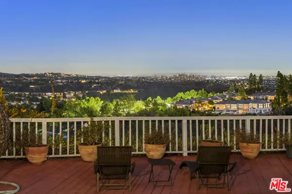 Los Angeles, CA 90049,2282 Canyonback Road