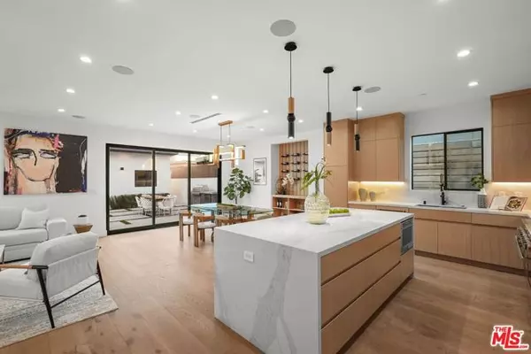 Los Angeles, CA 90066,12836 Gilmore Avenue