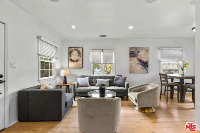 Los Angeles, CA 90068,3320 Barham Boulevard