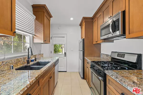 Los Angeles, CA 90068,3320 Barham Boulevard