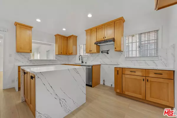 Los Angeles, CA 90043,4137 W 58th Place