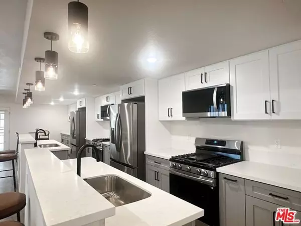 Los Angeles, CA 90027,1312 N Mariposa Avenue