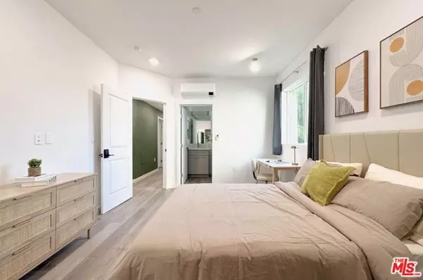 Los Angeles, CA 90006,3124 W 11th Street