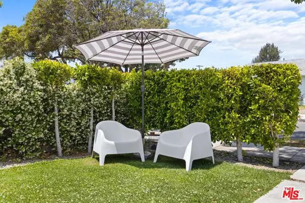 Los Angeles, CA 90039,3170 Glenmanor Place