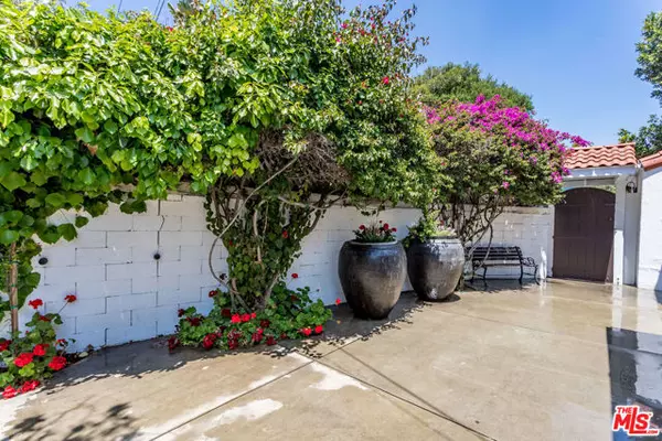 Los Angeles, CA 90046,2928 Westbrook Avenue