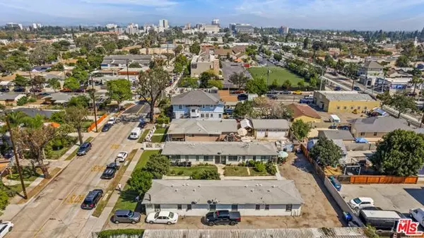 Santa Ana, CA 92703,1516 W 5th Street
