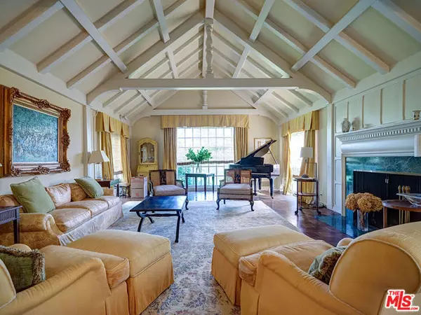 Los Angeles, CA 90004,322 N June Street