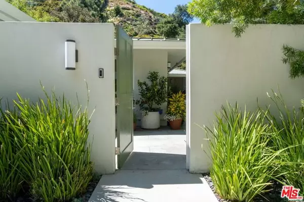 Los Angeles, CA 90077,1726 Stone Canyon Road