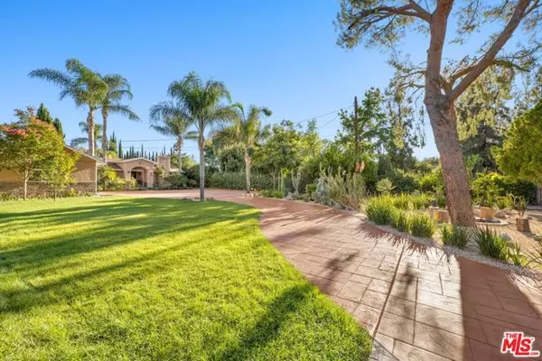 22910 Collins Street, Woodland Hills (los Angeles), CA 91367