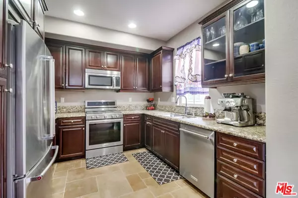 Chula Vista, CA 91913,1884 Aquamarine Court #11