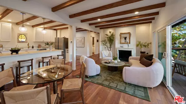 Los Angeles, CA 90046,8579 Skyline Drive