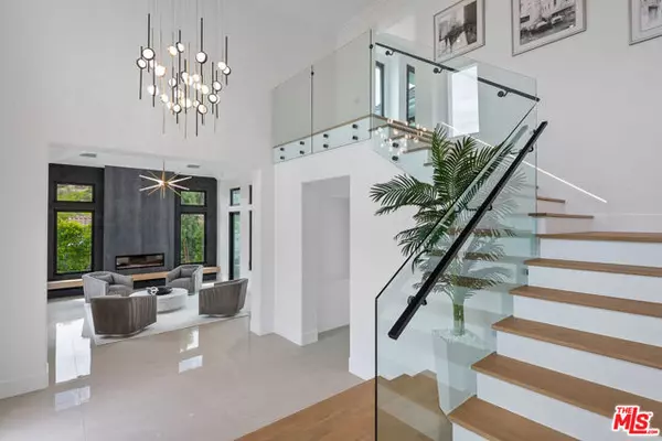 Calabasas, CA 91302,25430 Prado De Azul