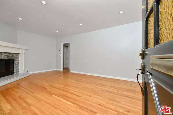 Woodland Hills (los Angeles), CA 91364,22025 De La Osa Street