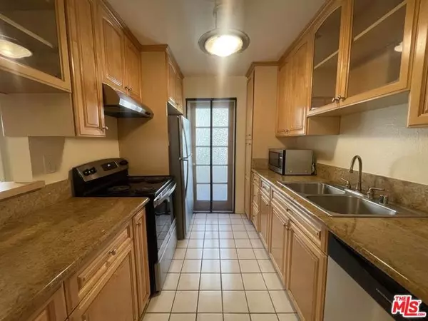 Encino (los Angeles), CA 91316,5330 Zelzah Avenue #4