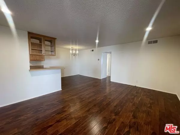 Encino (los Angeles), CA 91316,5330 Zelzah Avenue #4