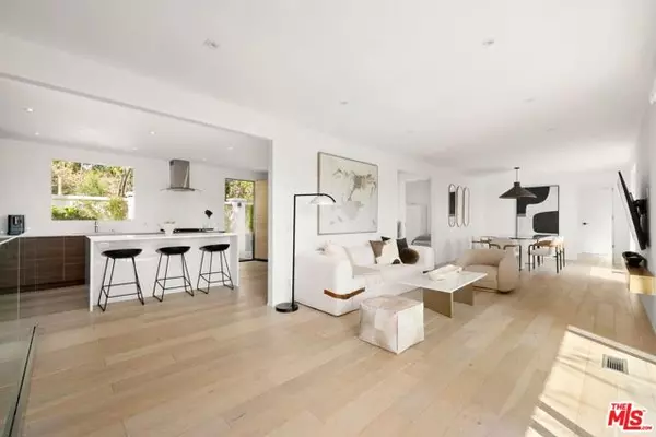 Los Angeles, CA 90046,8583 Skyline Drive