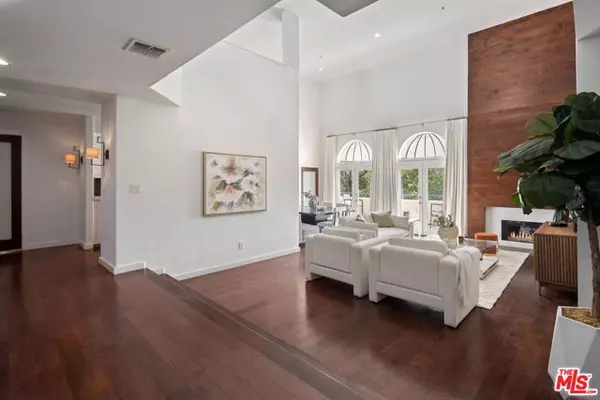 Los Angeles, CA 90049,12011 Goshen Avenue #301