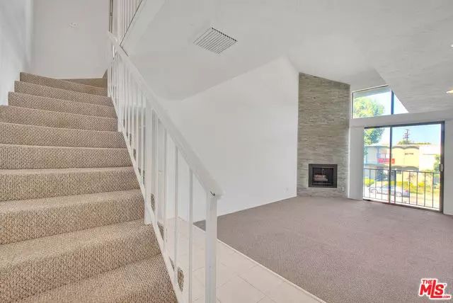 Studio City (los Angeles), CA 91604,4311 Colfax Avenue #215