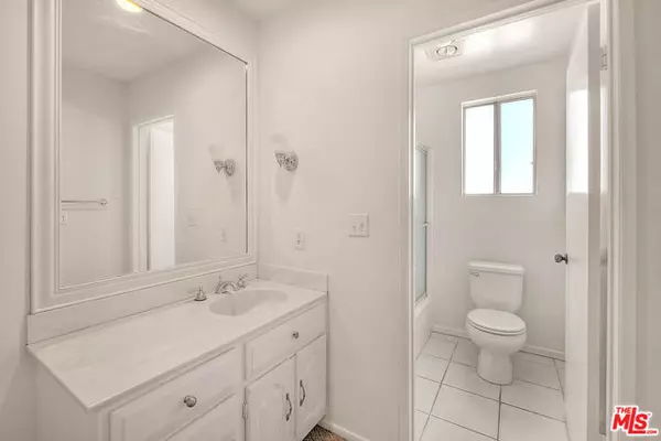 Studio City (los Angeles), CA 91604,4311 Colfax Avenue #215