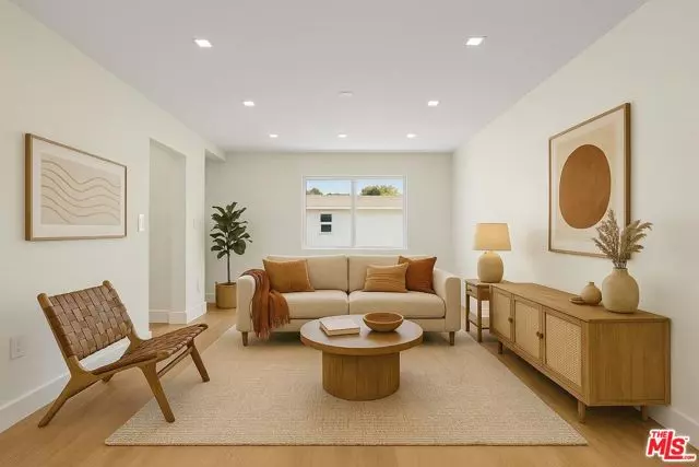 Los Angeles, CA 90049,420 S Sepulveda Boulevard #21