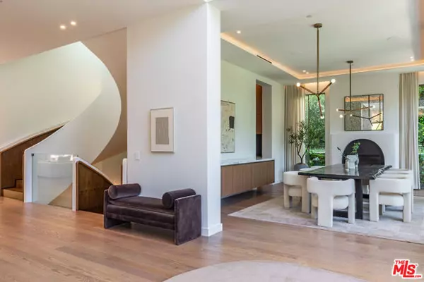 Los Angeles, CA 90069,1395 N Doheny Drive