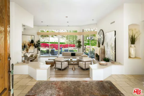 Palm Desert, CA 92260,136 Netas Drive